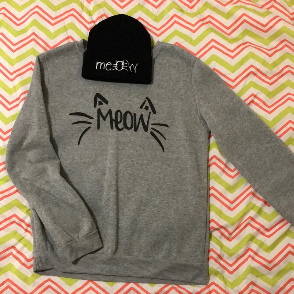 Sweatshirt and Matching Beanie (Gray & Black)